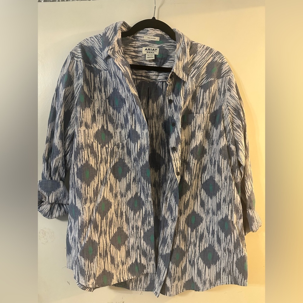 Ariat Women's Patterned Button Down Shirt